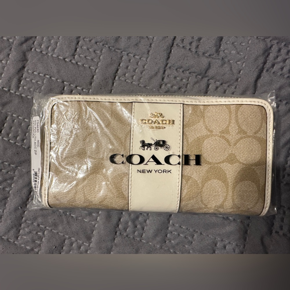 Coach zip wallet